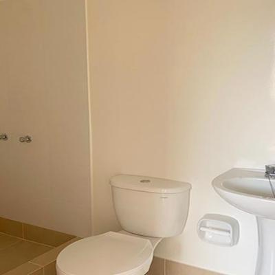 VENTA DE DEPARTAMENTO 1° PISO EN CONDOMINIO, URB. LA PLATA